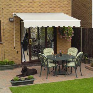 Retractable awning