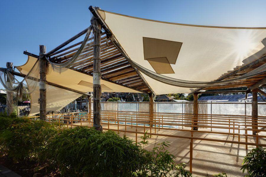 custom theme park shade sails 